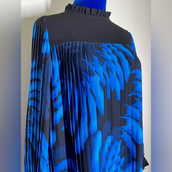 Rinascimento | Pleated Tunic / Mini Dress | Blue Floral on Black | Boutique | S - Picture 3 of 4